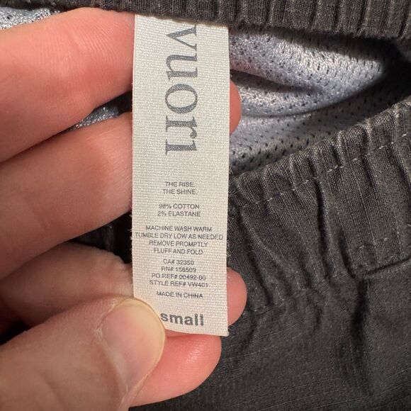 Vuori women’s charcoal ripstop pants size small - Picture 8 of 8